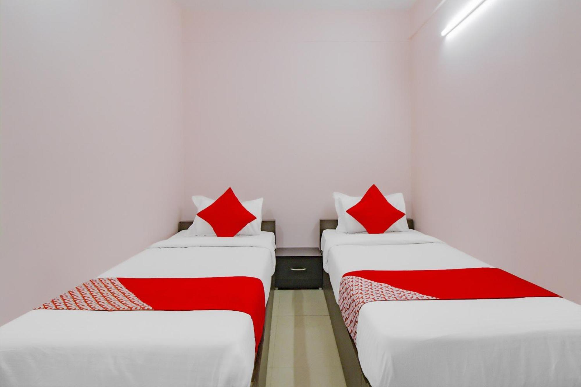 Oyo 79181 Sri Dhanalakshmi Boarding & Lodging Bangalore Ngoại thất bức ảnh