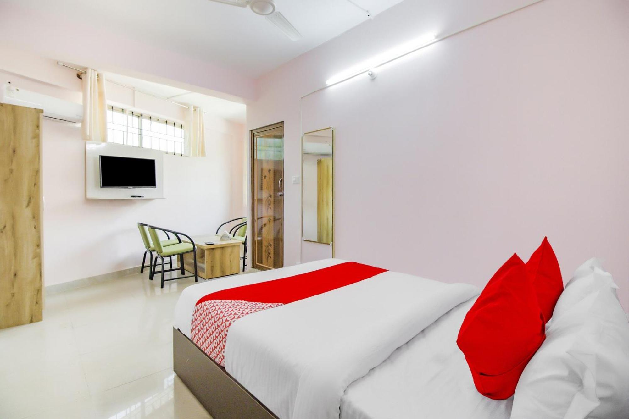 Oyo 79181 Sri Dhanalakshmi Boarding & Lodging Bangalore Ngoại thất bức ảnh